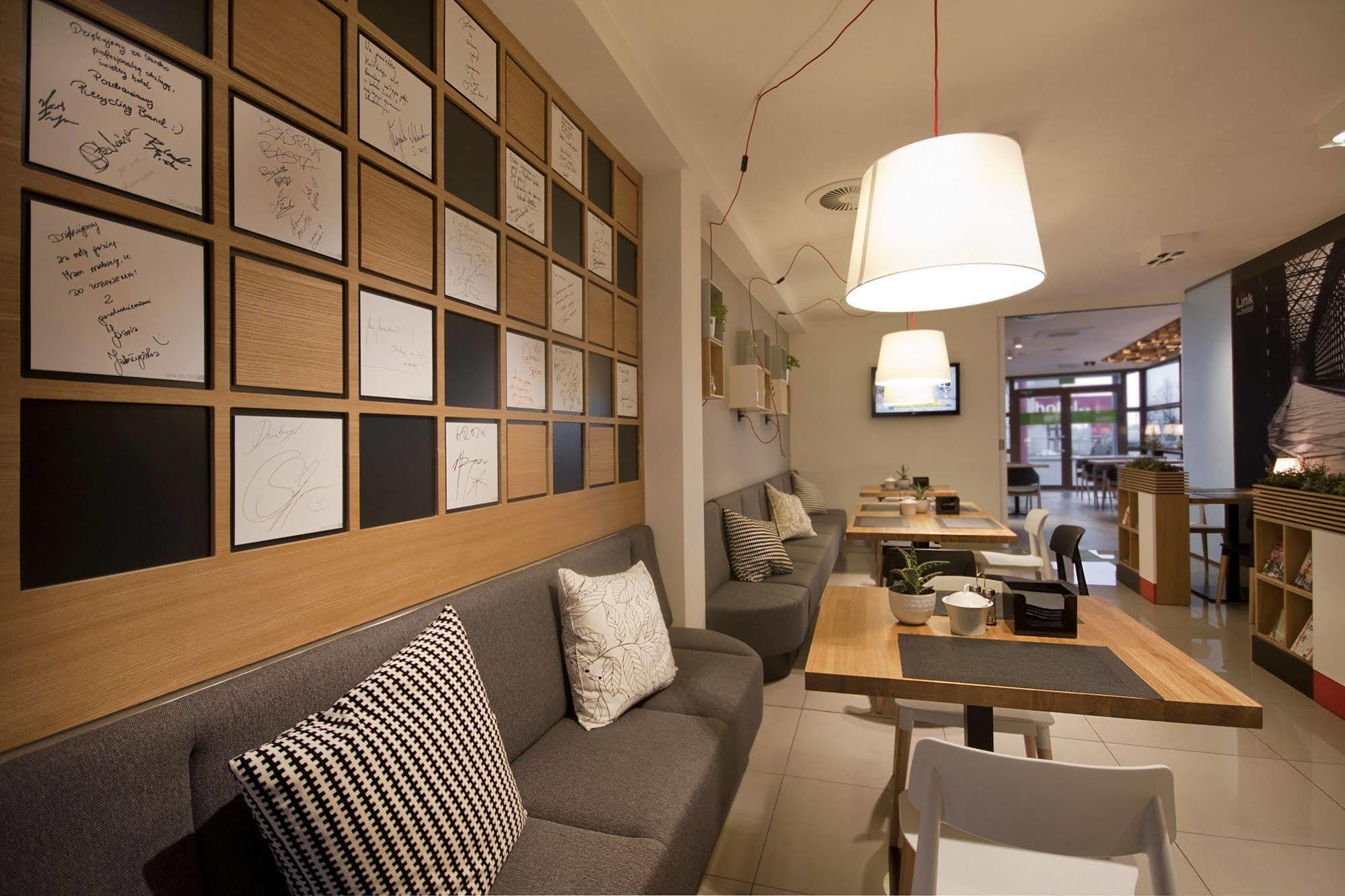Link Hotel 3*